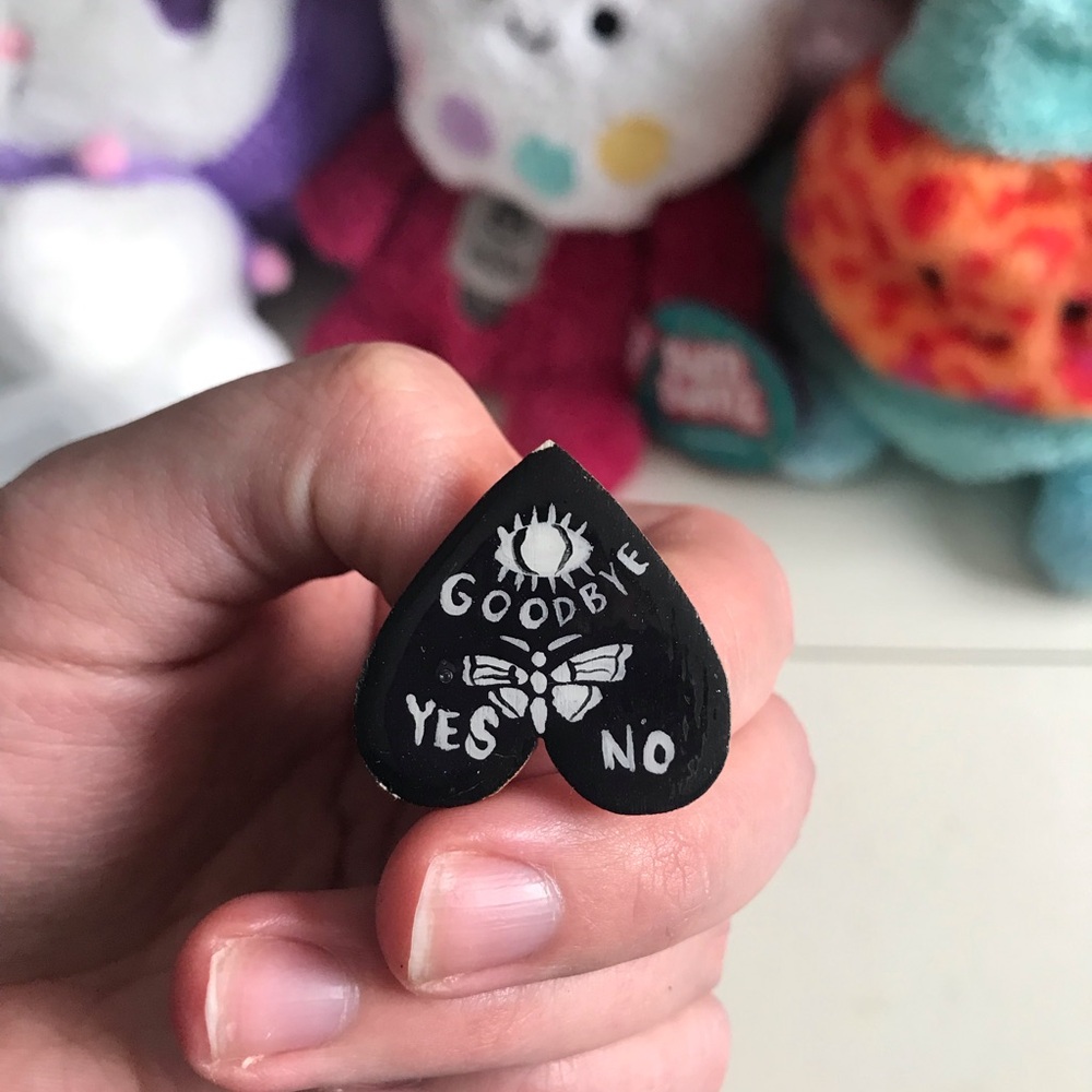 Black Kids Heart-Shaped Ouija Planchette Pin - Unbranded